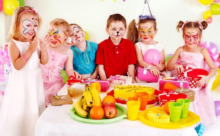 Как подарить малышу праздник в Новый год?