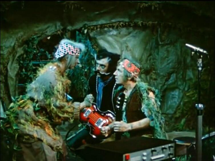 История песен из кинофильмов «Новогодние приключения Маши и Вити» и «Собака на сене»