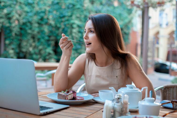 Перед едой спросите себя, действительно ли вы голодны Перед едой спросите себя, действительно ли вы голодны