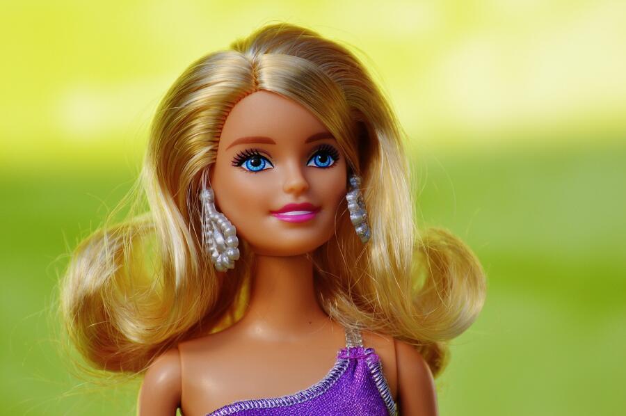 Как компания «Mattel» защищала «честь» куклы Барби?