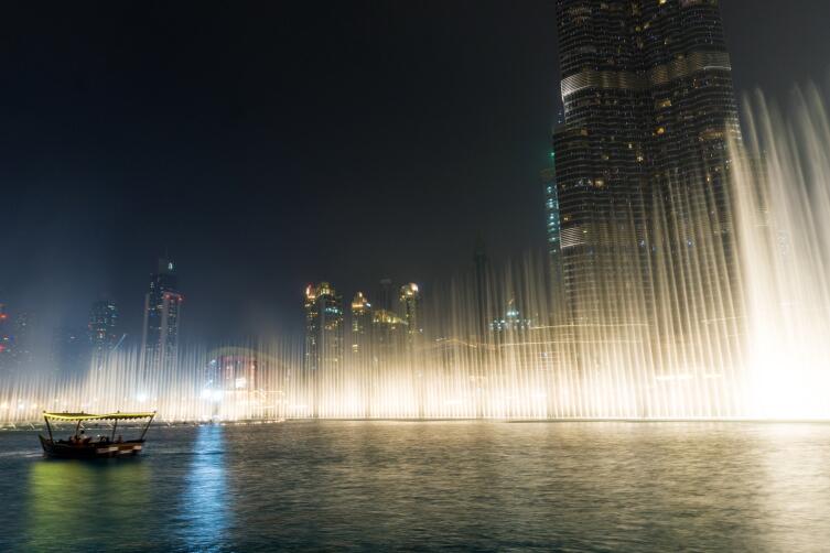 Что посмотреть в Дубай? Дубай-молл и танцующие фонтаны