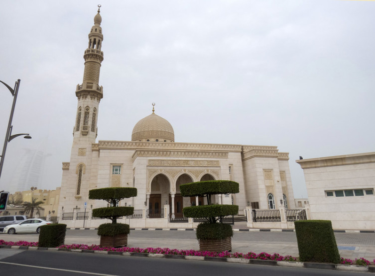 Что посмотреть в Дубай? Мечети Дубая и Мечеть шейха Зайда