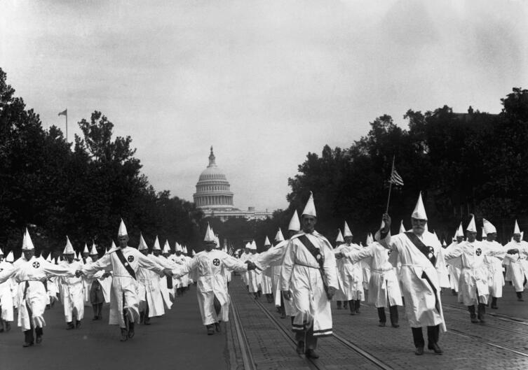 Парад членов группировки в Вашингтоне