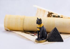Почему в Древнем Египте кошек считали священными животными?