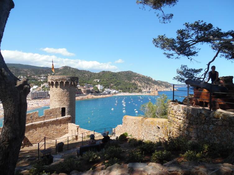 «В глухой провинции у моря». Чем заменит испанский городок Тосса де Мар? Часть 1