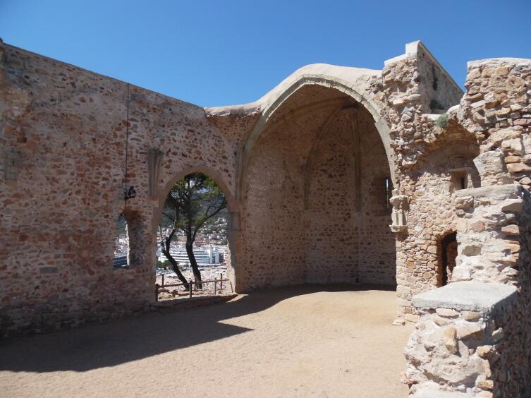 «В глухой провинции у моря». Чем заменит испанский городок Тосса де Мар? Часть 1