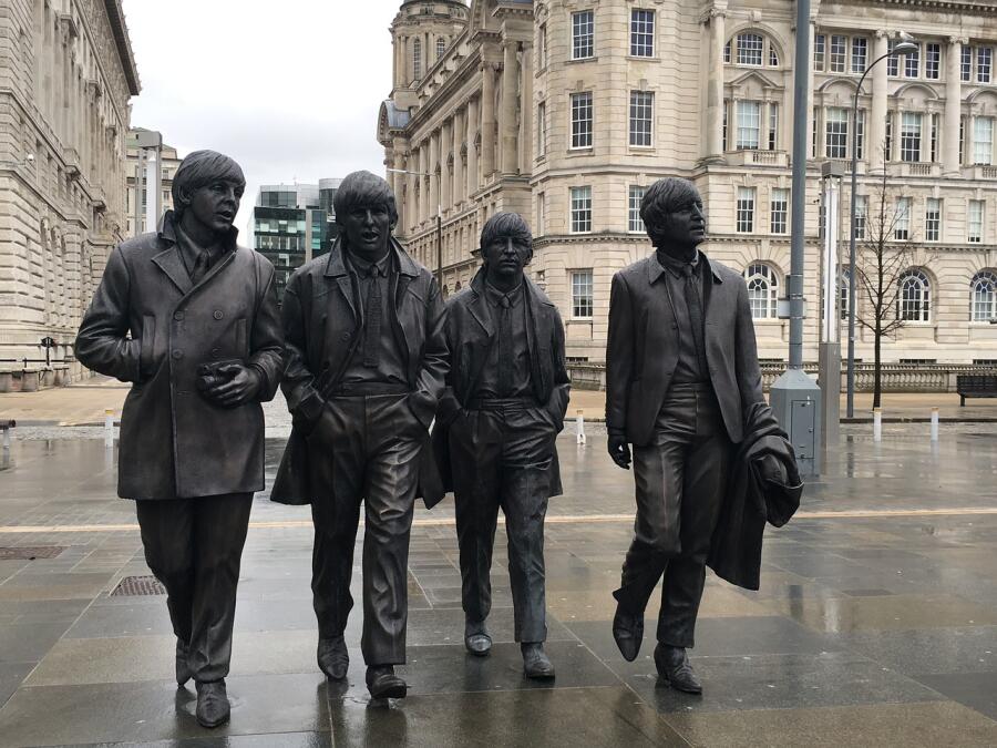 Тайны гардероба ливерпульской четверки: были ли The Beatles «шмоточниками»?