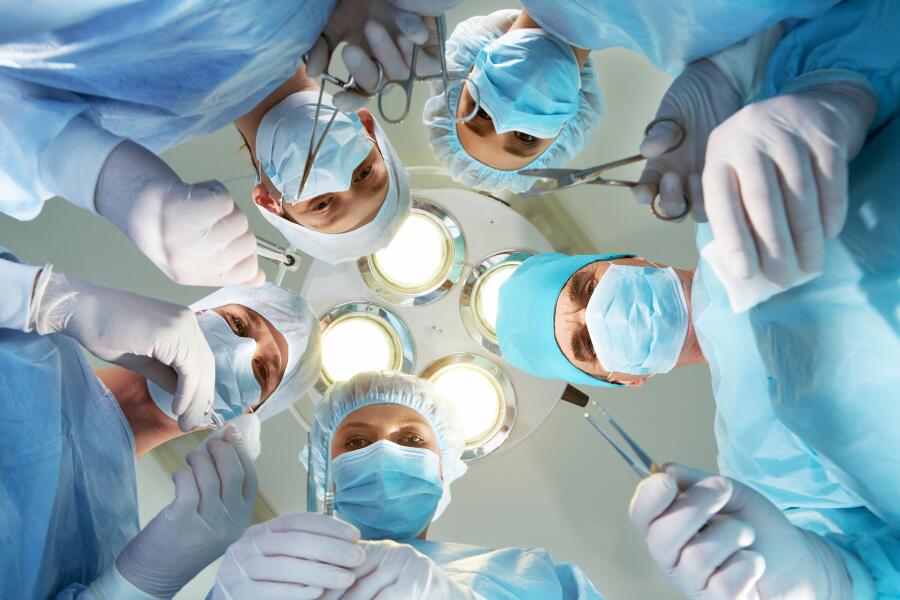 Стоит ли быть хирургом? Достоинства и недостатки профессии