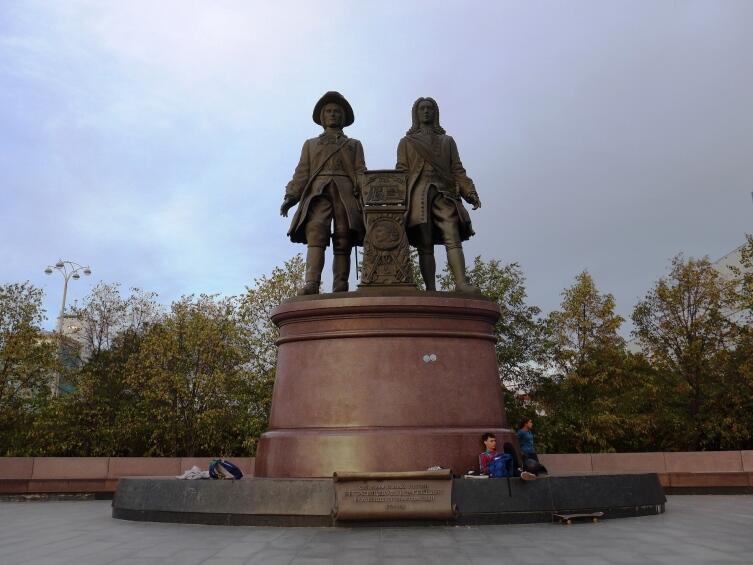 Памятник Василию Татищеву и Вильгельму де Геннину, Екатеринбург