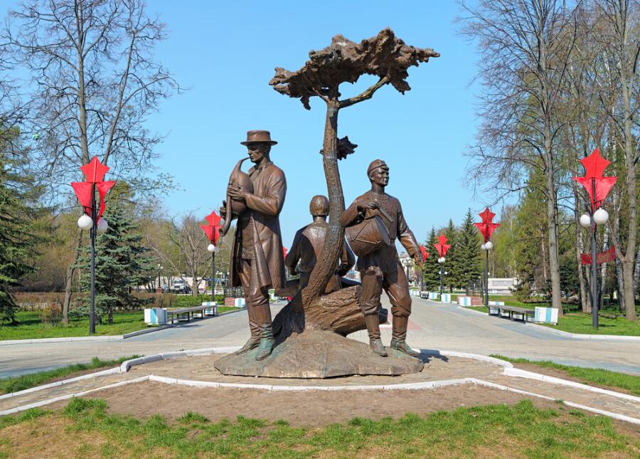 Скульптурная группа «Дерево жизни», парк культуры и отдыха, Йошкар-Ола