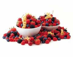 Лесные ягоды – подарок тем, на чью долю выпало не так много летней радости.