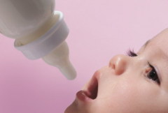 ...Но обязательно наступит день, когда малыш познакомится с кашей.