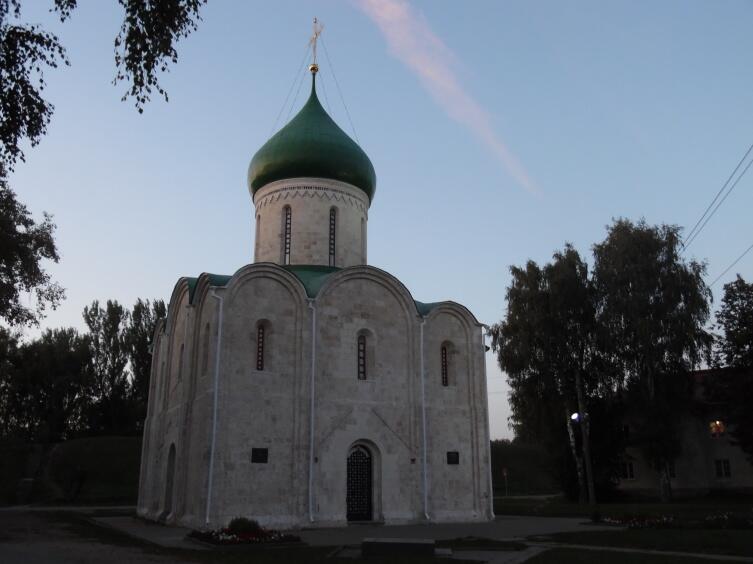 Спасо-Преображенский собор Спасо-Преображенский собор