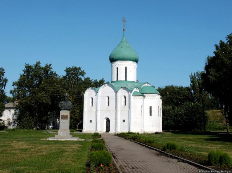 Спасо-Преображенский собор Спасо-Преображенский собор