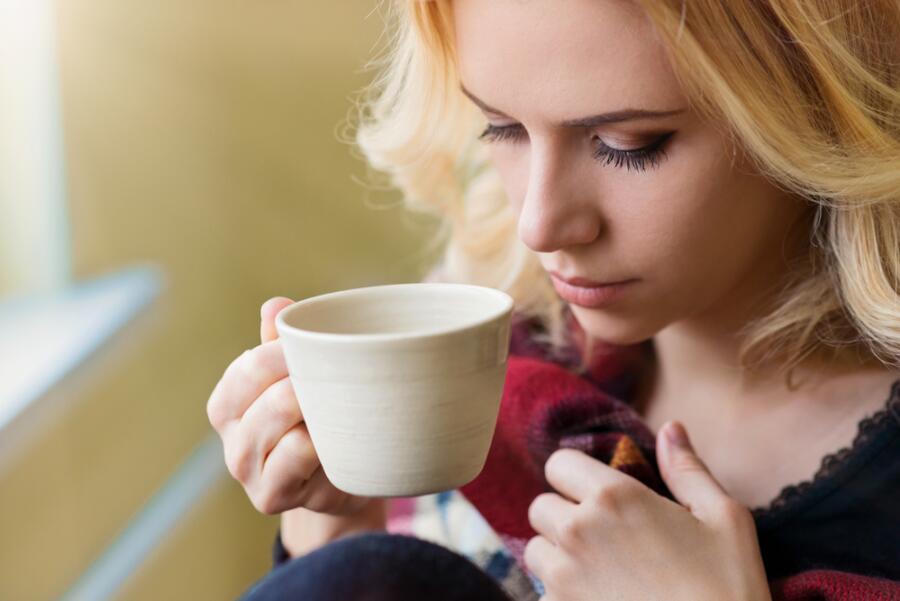 Почему не следует пить кофе по утрам?