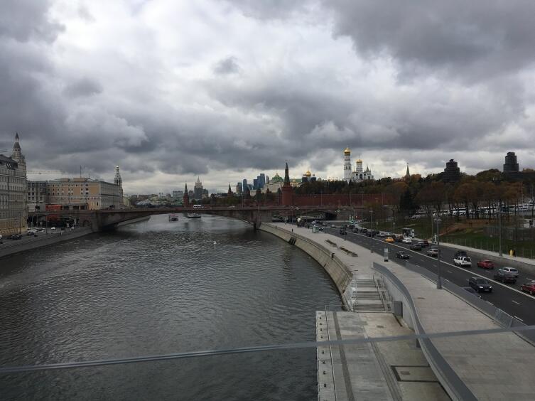 Вид с «парящего» моста Вид с «парящего» моста