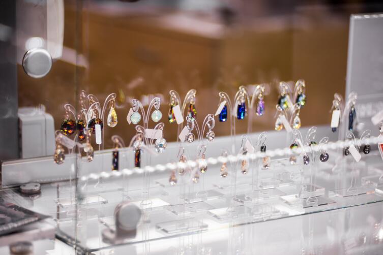 В чем секрет популярности кристаллов Swarovski? В чем секрет популярности кристаллов Swarovski?