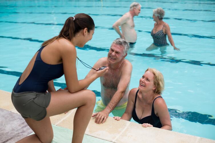 Кому противопоказаны занятия плаванием в бассейне?