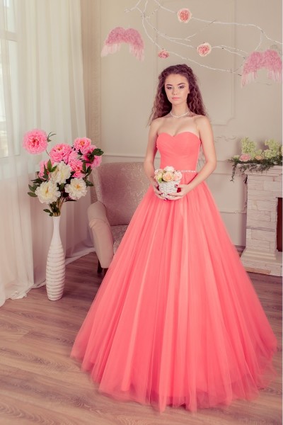 Какие фасоны свадебных платьев популярны у москвичек?