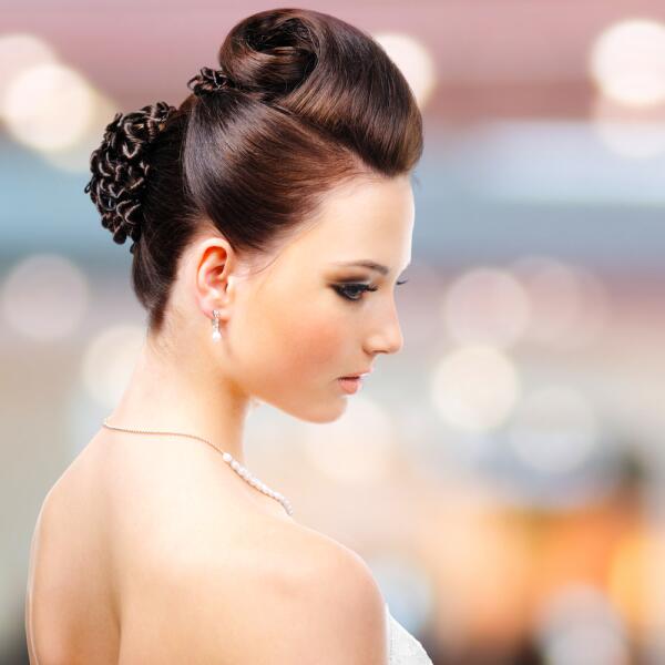Какие свадебные прически самые популярные?