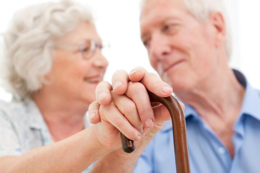 Чем мы можем помочь пожилым людям в домах престарелых?