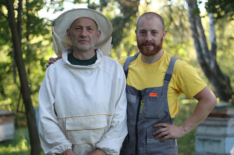 Основатели сети магазинов «Добрый Пасечник» пчеловоды Владимир и Евгений Жуковы