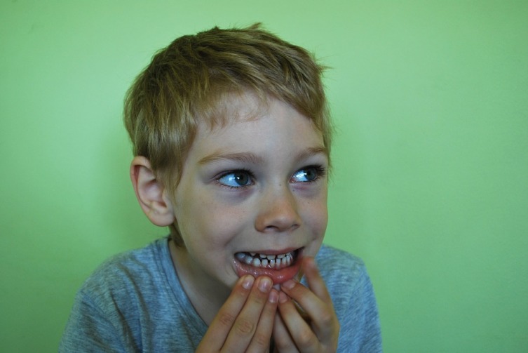 Бруксизм у детей – о чем говорит скрежет зубов?
