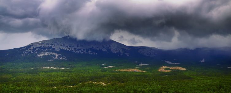 Грозовые тучи над Большим Иремелем