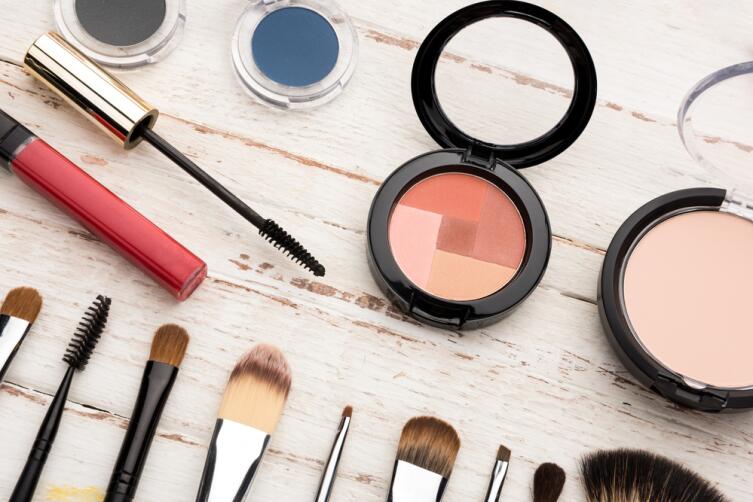 «Дымчатый взгляд»: как грамотно использовать макияж «smoky eyes»? «Дымчатый взгляд»: как грамотно использовать макияж «smoky eyes»?