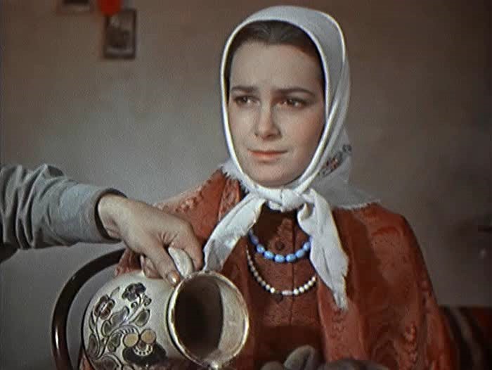 Элина Быстрицкая в роли Аксиньи