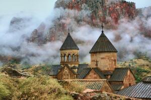 Проедемся по Армении? Нораванк и другие красоты Вайоцдзора