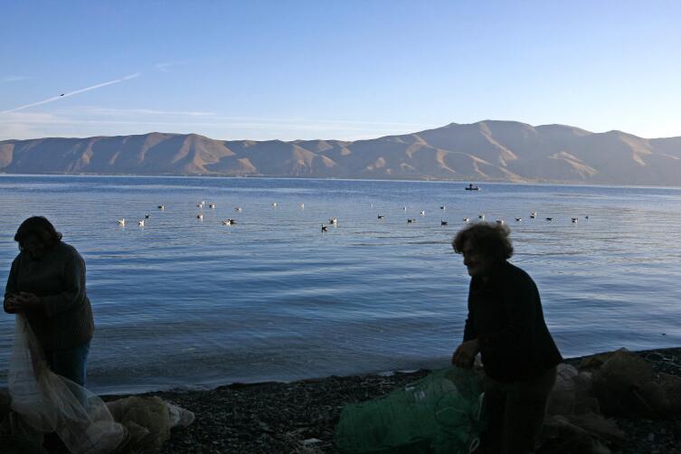 Утро на Севане. Подготовка к утренней рыбалке