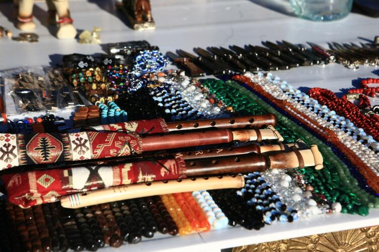 Дудук и украшения из натуральных камней