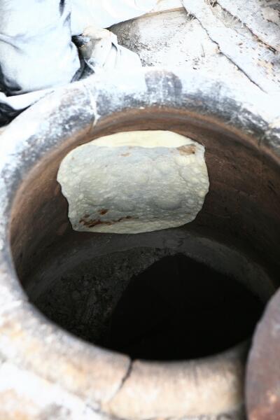 А вы видели, как пекут настоящий армянский лаваш?