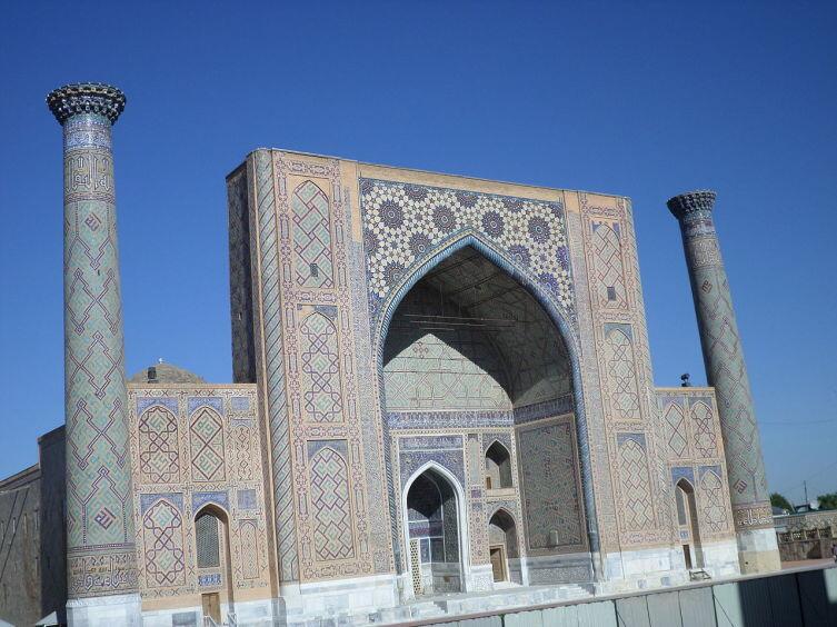 Медресе Улугбека, современность. Самарканд, Узбекистан