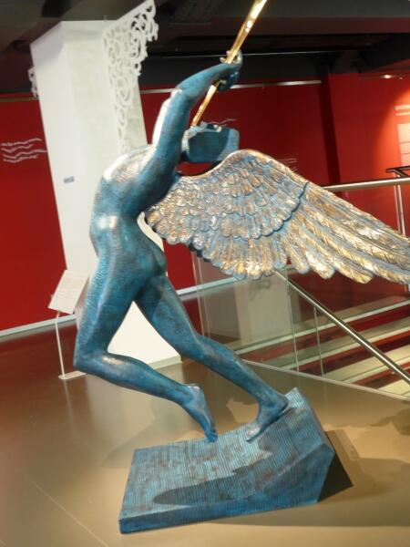 Чем поразила выставка скульптур Сальвадора Дали в Санкт-Петербурге?