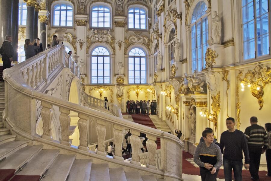 Интерьер Зимнего дворца с Иорданской лестницы