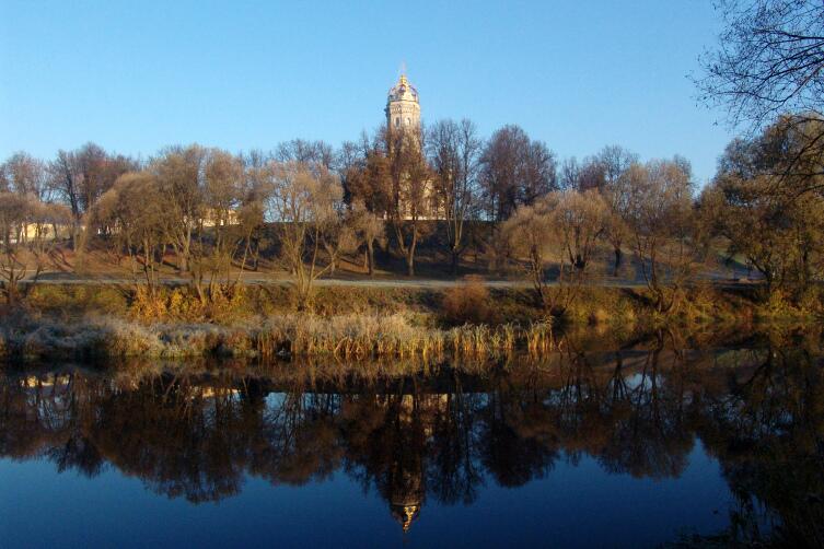 Знаменская церковь в Дубровицах (Подмосковье)