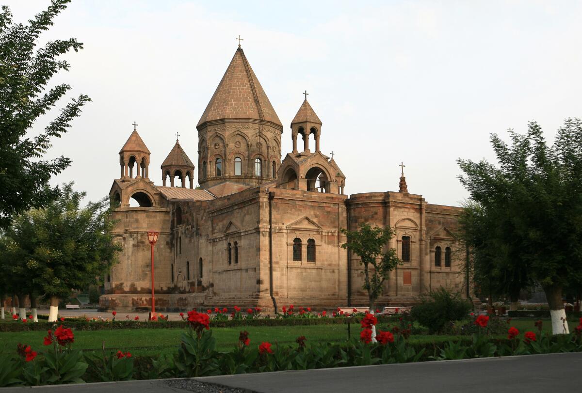 Монастырь эчмиадзин армения