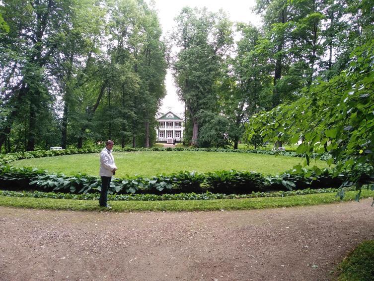 Круг для разворота карет перед господским домом