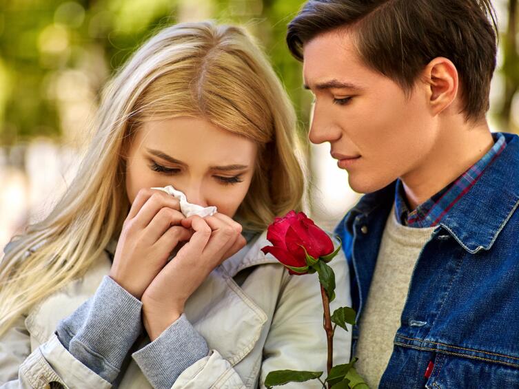 Иногда страдать удобно - ты всегда в центре внимания, все жалеют