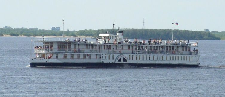 Пароход «Н. В. Гоголь» — старейшее (1911 г.) российское пассажирское судно, находящееся в эксплуатации