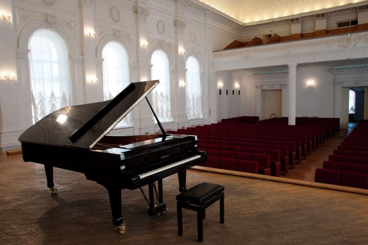 Большой зал консерватории Большой зал консерватории