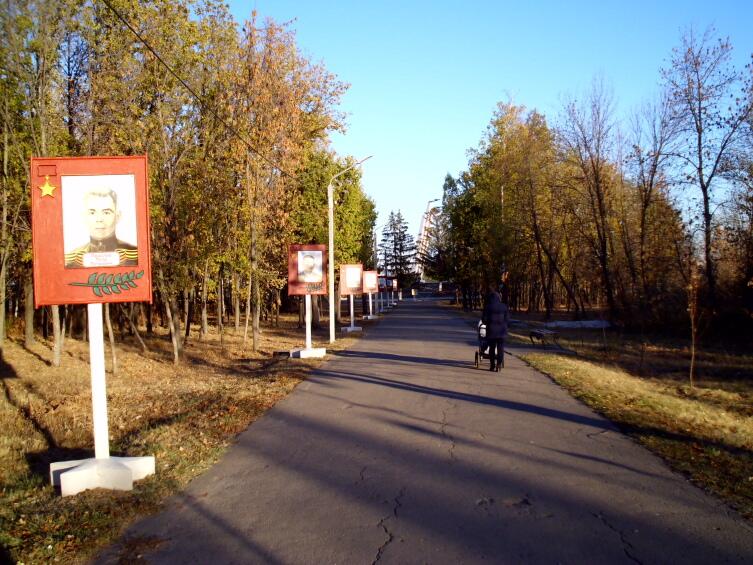 Аллея героев в городе Семилуки