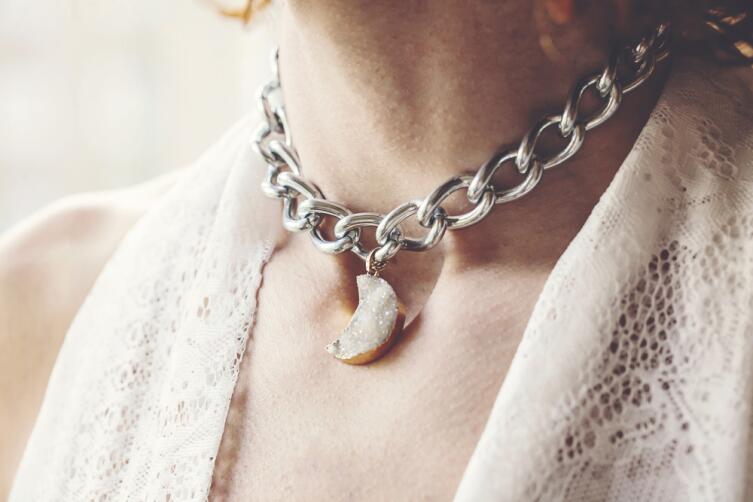 Луна обостряет чувства, приносит вдохновение и любовь Луна обостряет чувства, приносит вдохновение и любовь