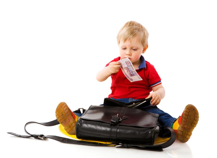 Воровство в жизни детей: почему они  это делают?