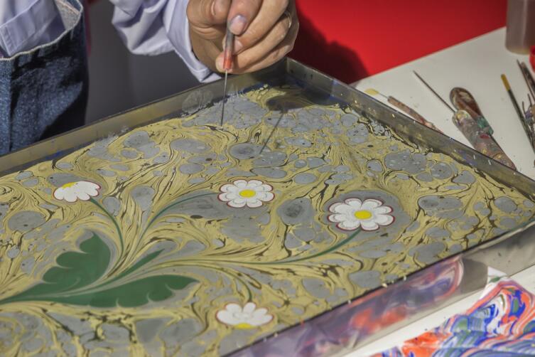 Эбру. Можно ли рисовать на воде?