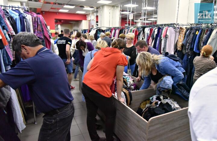 Секонд-хенд: как выбрать эксклюзивную одежду за копейки? Секонд-хенд: как выбрать эксклюзивную одежду за копейки?