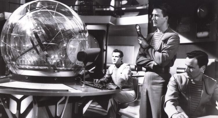 В каких фильмах угадано будущее?