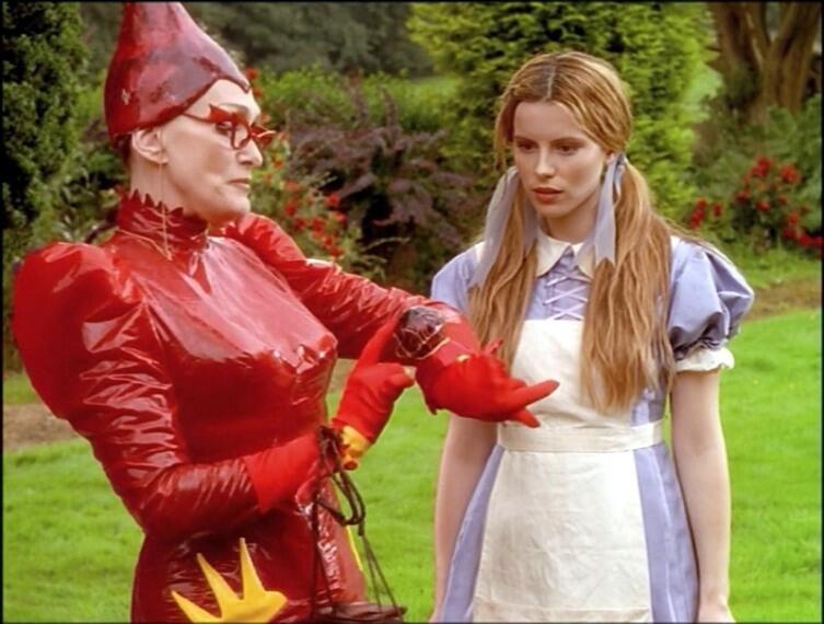 Алисин кинозал - 19.  Какие фильмы по сказкам Льюиса Кэрролла были сняты в 1990-е годы?